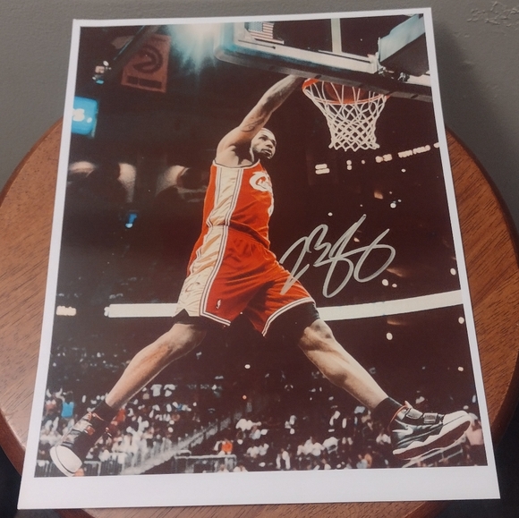 LEBRON JAMES 8.5x11 ULTRA PREMIUM GLOSSY CLEVELAND CAVALIERS BASKETBALL POSTER🤩 - Picture 1 of 8